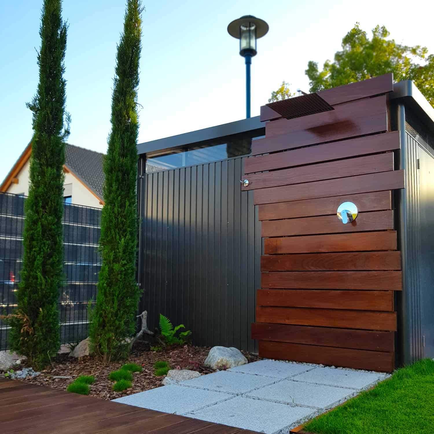 Gartendesign mit Gartendusche